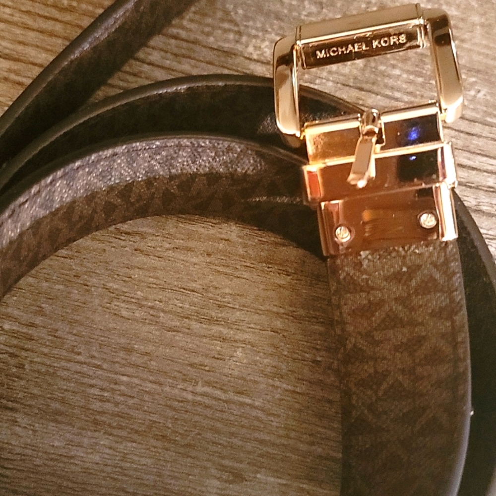 Michael Kors reversible belt